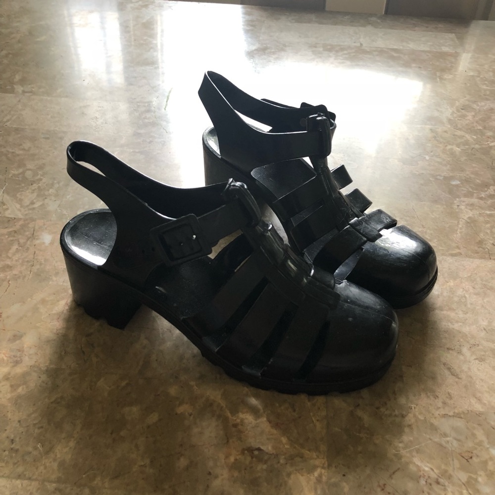 Jelly sandals 🖤